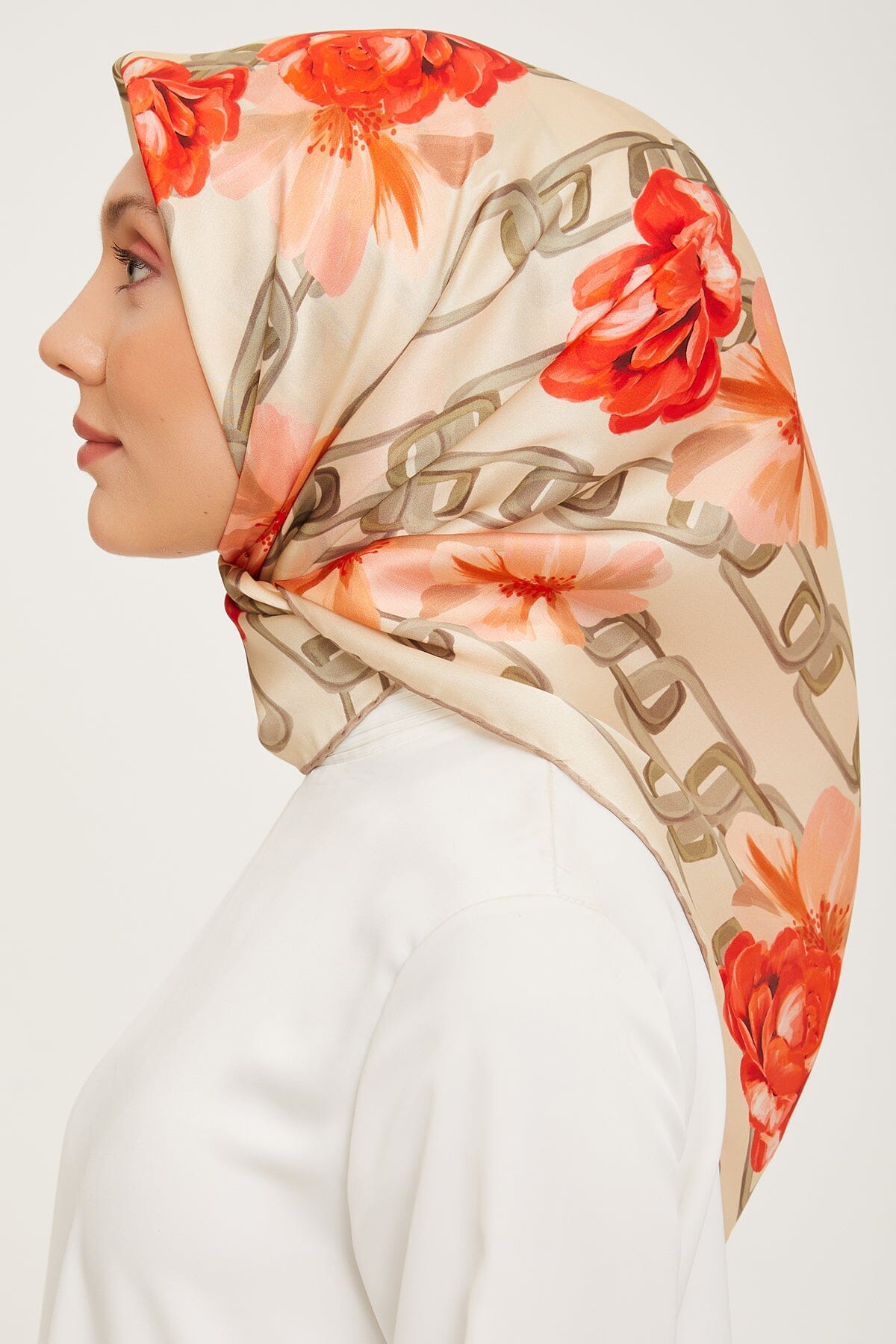 Armine Capella フローラル シルク スカーフ #9 – HijabPlanet Co.